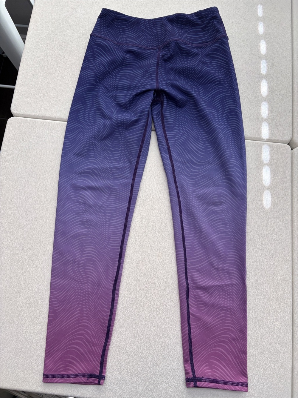 Zella Girl Purple to Blue Gradient Wave-Print Leggings
